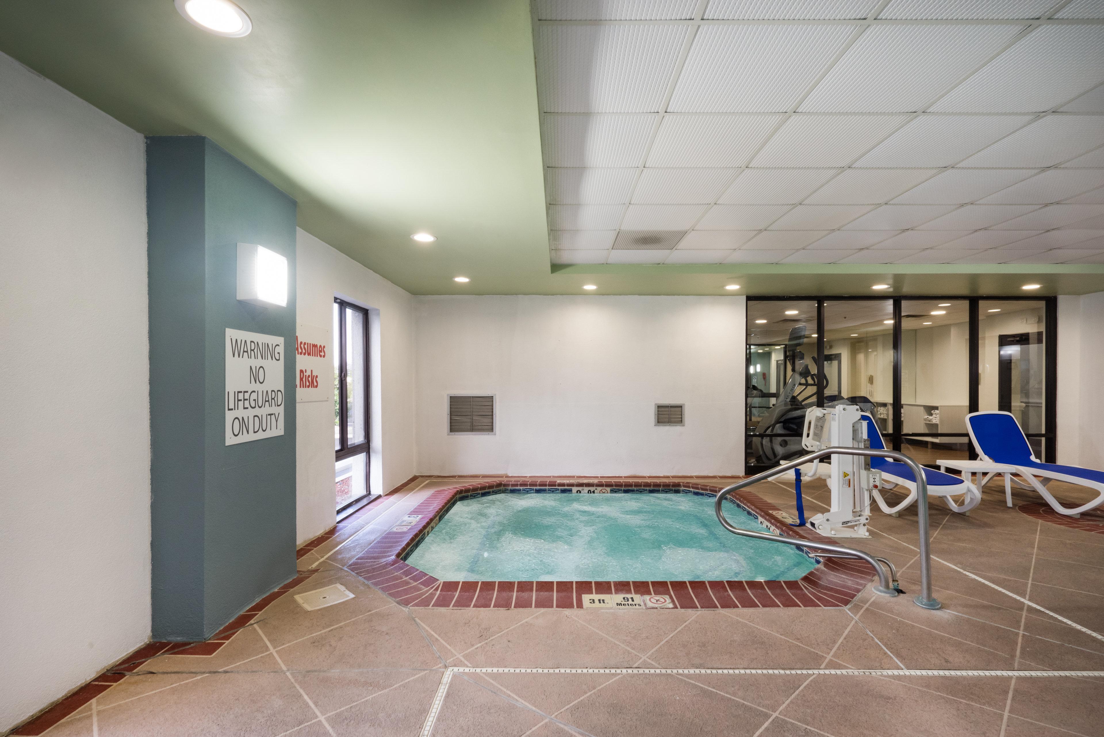 Holiday Inn Express Hotel & Suites Louisville East By Ihg Exteriör bild