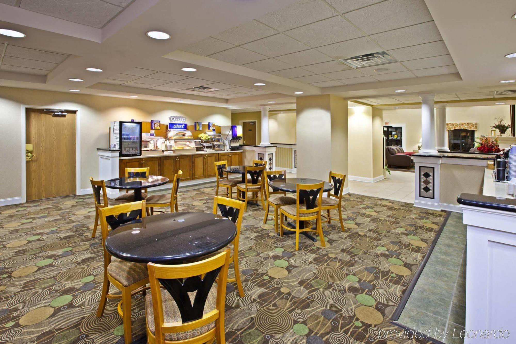 Holiday Inn Express Hotel & Suites Louisville East By Ihg Exteriör bild